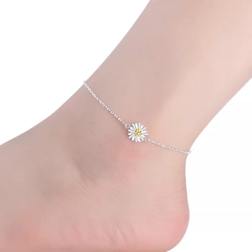 Pretty Silver Daisy Flower Anklet - Picture 7 of 7